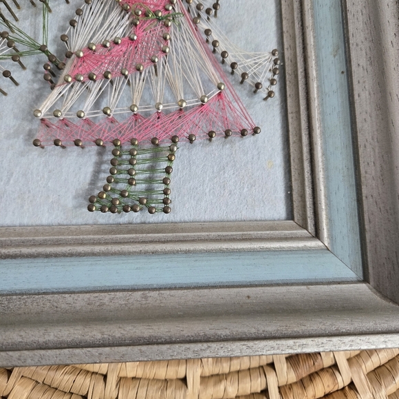 Vintage 1970s String Nail Bonnet Flower Girl Wall Art - Picture 4 of 8